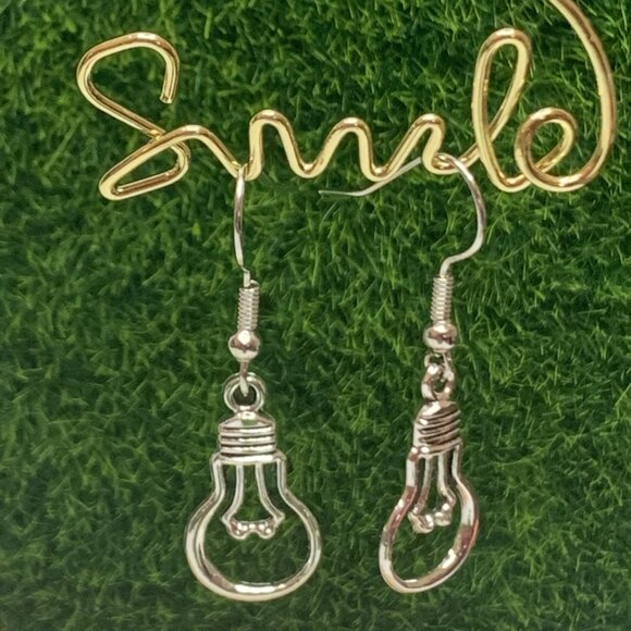 Light Bulb Earring, School Earring, Educator Earring, Gift Idea, Teacher Earring - Picture 6 of 7